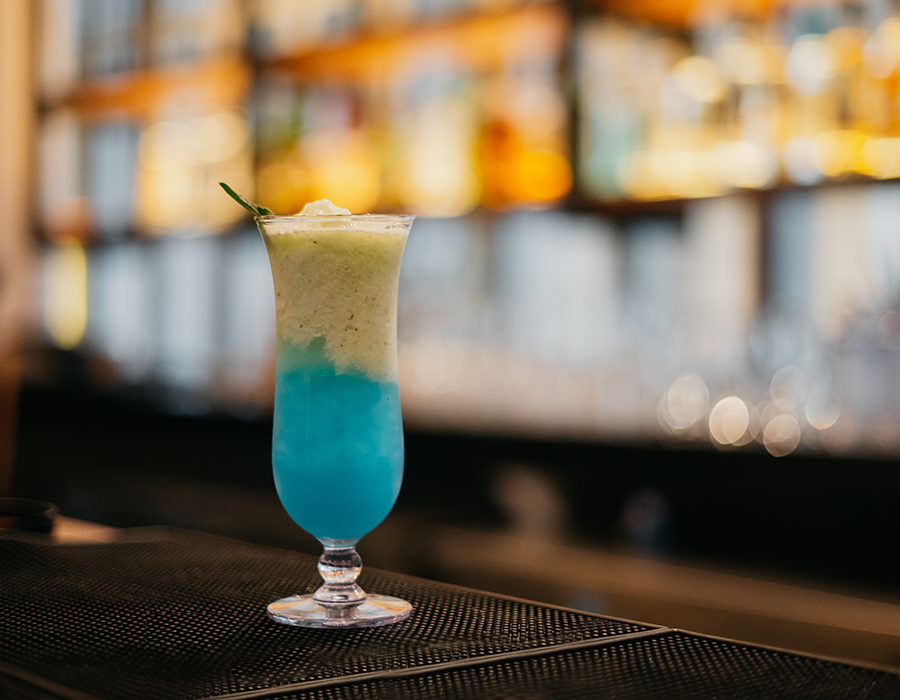 emporiocancun1's tweet photo. Para todo mal, un mezcal y para pasarla bien, un cóctel en #EmporioCancún🍹👌

#ReviveTusSentidos #VisitCancun #LegacyRoom #Cancun #drink https://t.co/zOfaZ98ni3