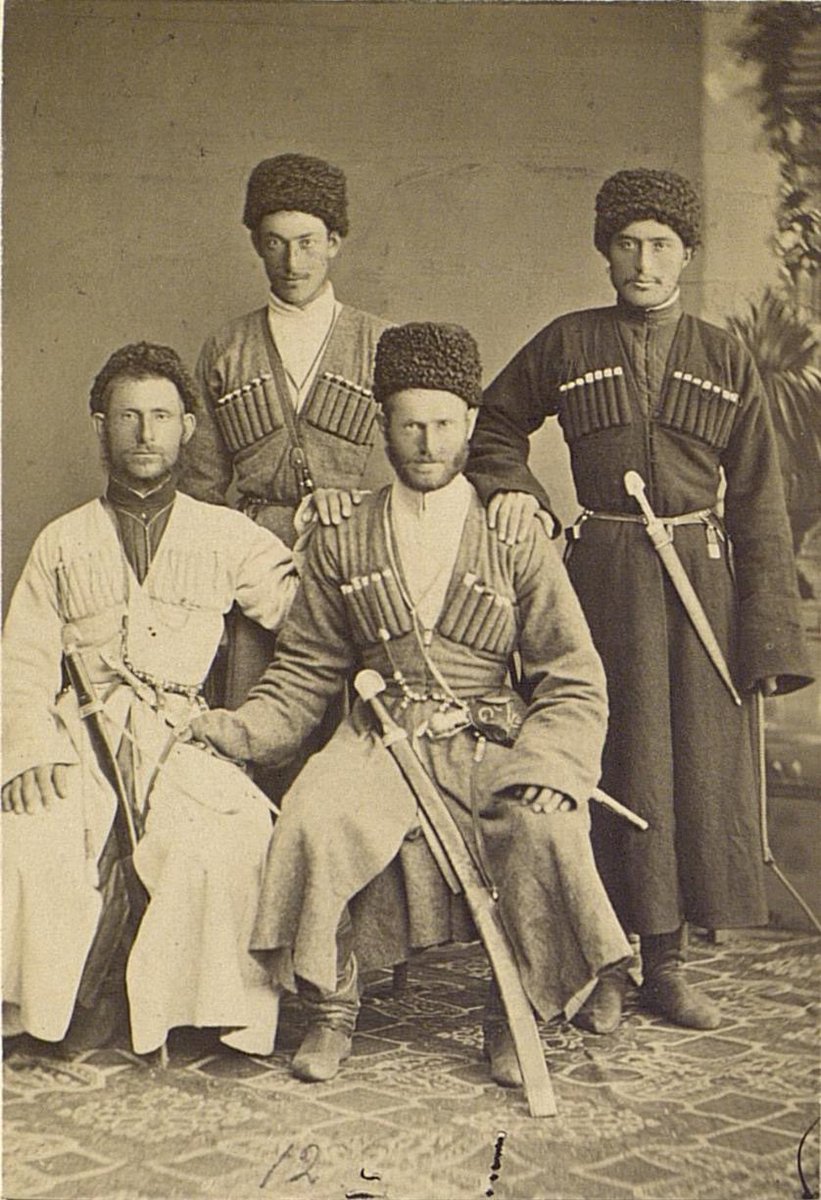 Культура и традиции осетин. Осетины мухаджиры. Осетин это национальность. Национальный костюм кавказа осетины. Осетин это национальность.