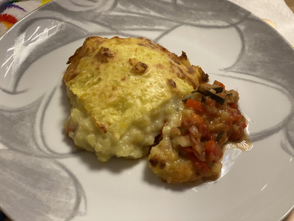 mediterranean pie cooked by <a href="/stephanwaba/">@stephan@hibiscus.pink Follow me in the Fediverse!</a> #MeatlessMonday #MeatFreeMonday #fleischlosermontag #meatlessthroughlife  <a href="/jamieoliver/">Jamie Oliver</a>