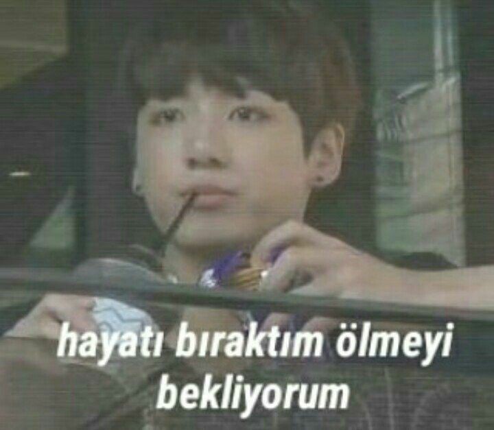 Bir yandan anlamadığım dersleri çalışmaya çalışıyorum bir yandan tweet atıyorum mükemmel👍🏻 #SinavdaYokuz