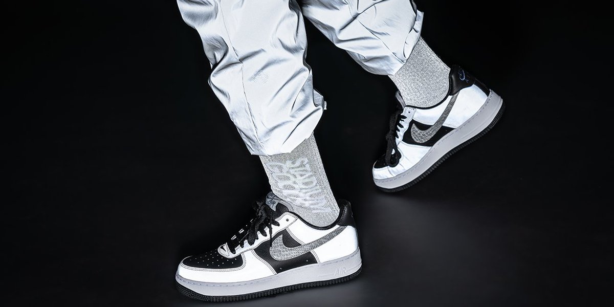 airforce 1 silver snake
