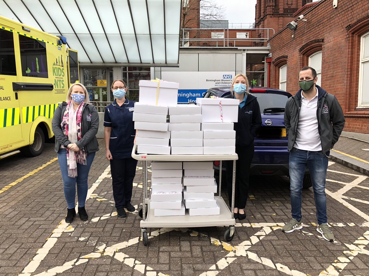 RoseandDaisyUK's tweet image. A few weeks ago we took our latest delivery of Rose’s boxes to the team at @Bham_Childrens!
We felt the team on PICU needed a treat, so we made up boxes of treats for them inc. sweets, cakes, tea &amp;amp; coffee! We hope you all enjoyed, you really are all hero’s! #rosesboxes #PICU