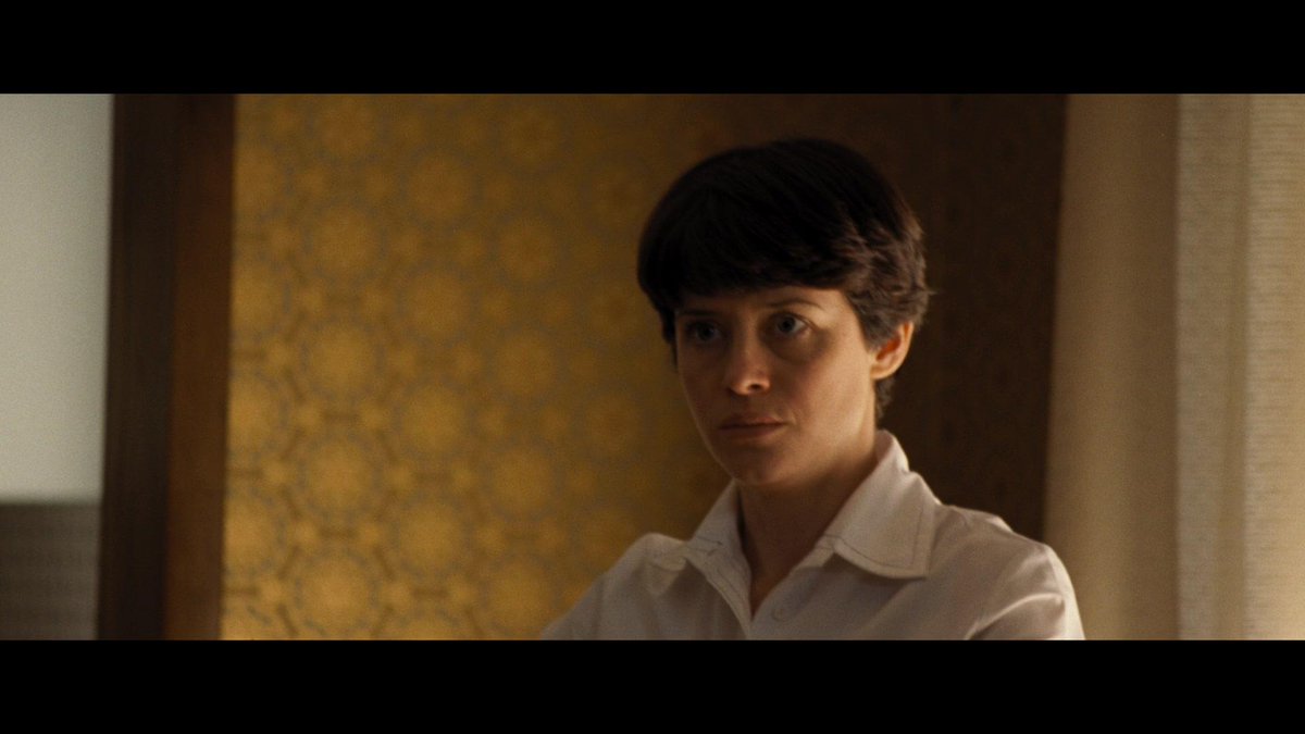 Claire Foy Source tweet media