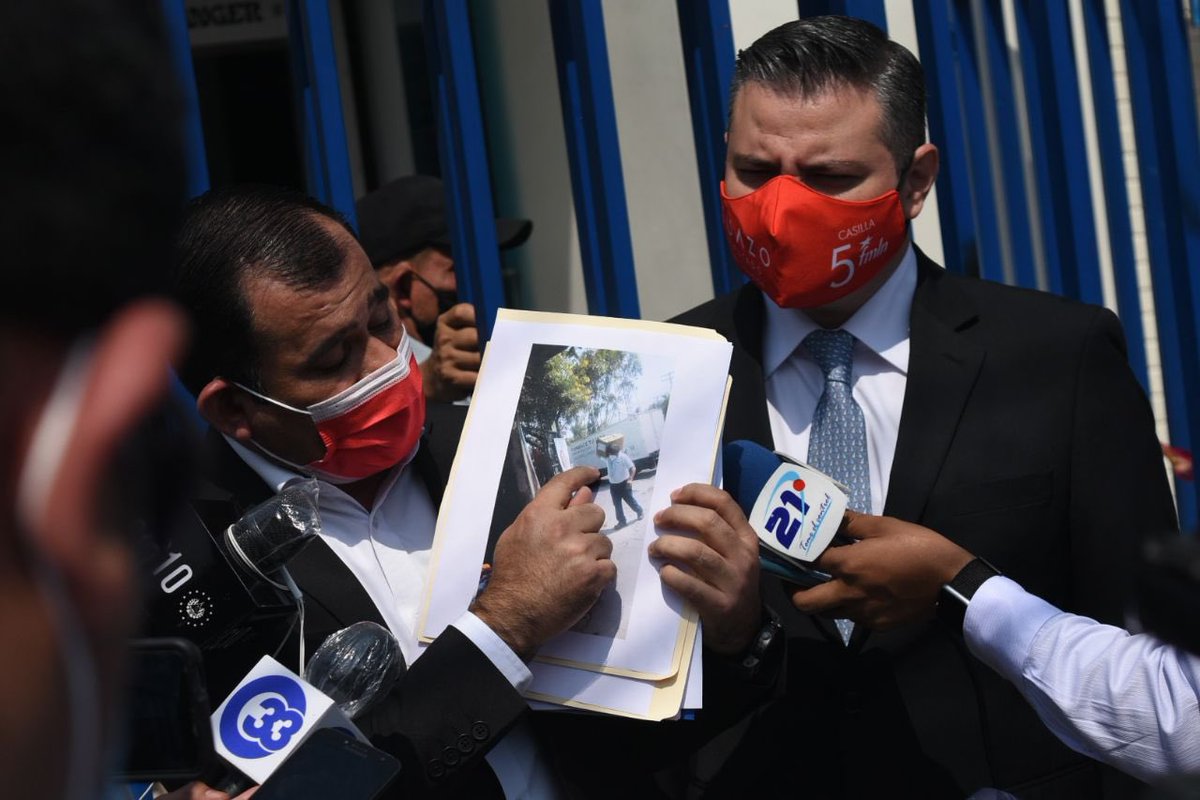 El candidato a alcalde por Soyapango, <a href="/CayetanoCruz_/">Cayetano Cruz</a>, asistió a <a href="/FGR_SV/">Fiscalía General de la República El Salvador</a>, para que investiguen de manera oficial los hechos acontecidos el sábado, donde el partido <a href="/nuevasideas/">Nuevas Ideas</a> utilizó los recursos del estado a través de <a href="/Fosaludoficial/">Fosalud</a> para favorecer la candidata <a href="/NercyMontano/">Nercy Montano</a>