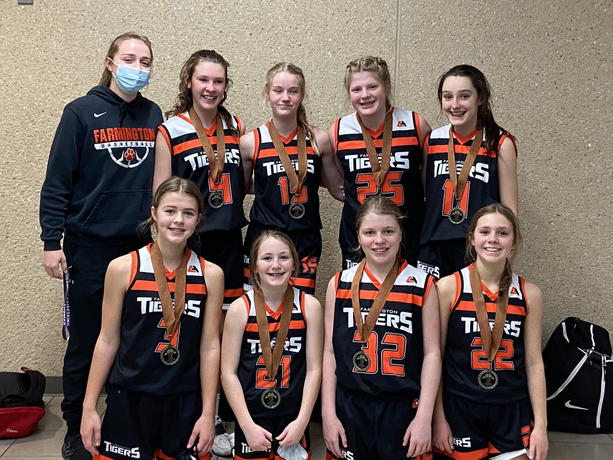LoloElse's tweet image. I couldn’t agree more, these girls keep improving every week!  2nd place yesterday and 1-1 today with 2 hard fought battles!🙌🏀