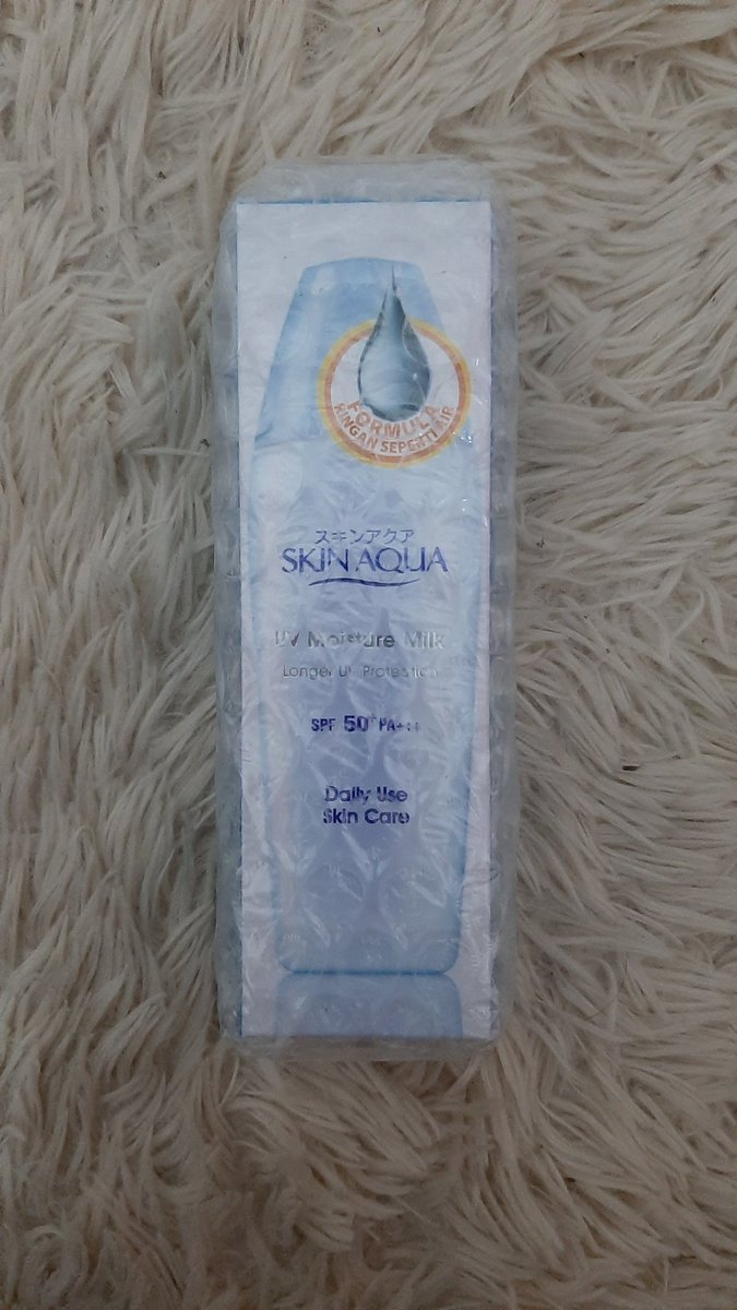 deradeee's tweet photo. @JUALAN_BASE Skin aqua uv moisture milk nih 34k nder msh new siap kirimm https://t.co/ZftONhuAhp