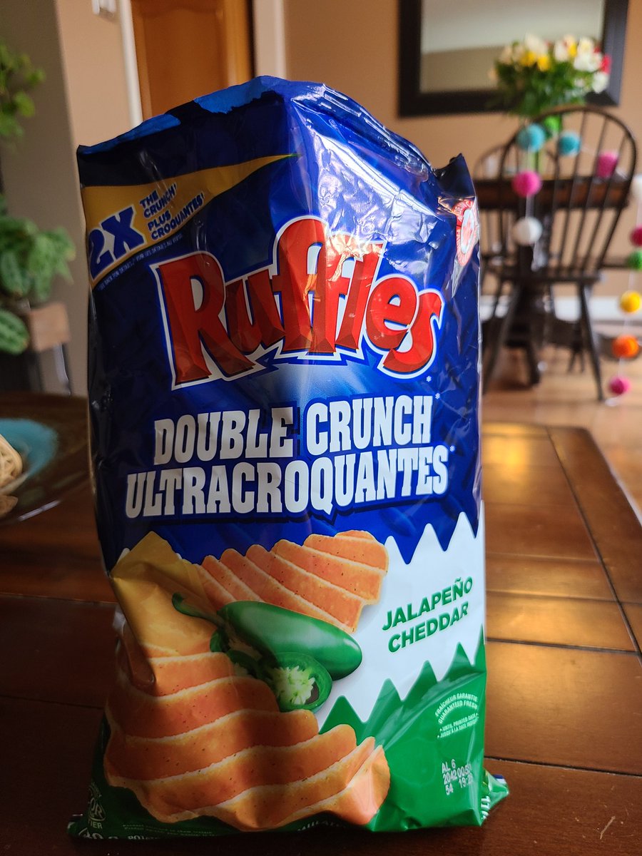 JamieAngus96's tweet photo. Excuse me... what?! @RUFFLES Mind officially blown🤯🤯🤯 #DoubleCrunch #GameChanger https://t.co/1QuXI9FepO