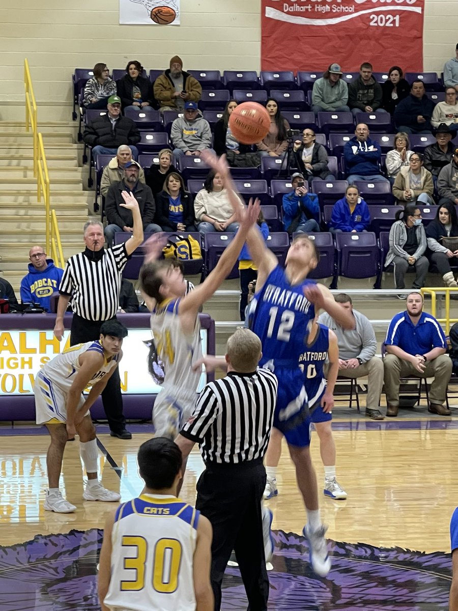 StratfordHigh17's tweet photo. Elks are playing Sunray today in a playoff seeding game. Elks trail by 3 at the end of one 13-10. @StratfordISD @Stratfordelks1 https://t.co/9s3tqlYDDT