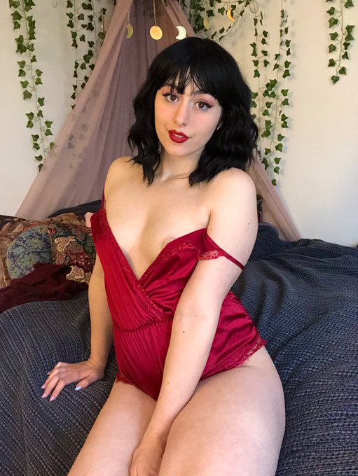 feeling super cute &hearts;️ https://t.co/ptrSxMsprt