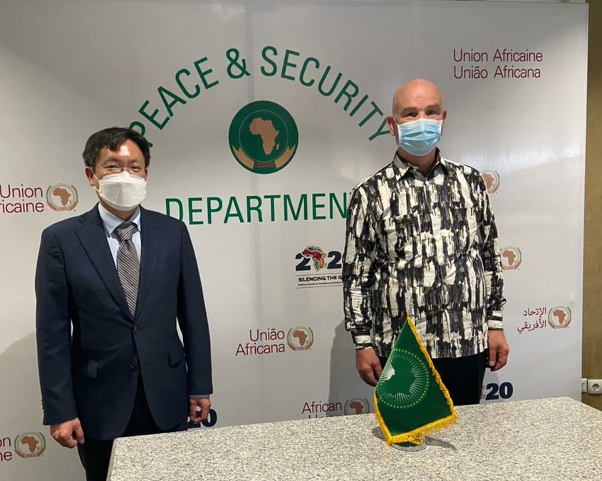 Pleased to receive H.E. Amb. Kang Seok-hee of the Republic of #Korea, who paid a courtesy call. We renewed our appreciation for Korea commitment and support and look forward for the preparations and success of #korea-#Africa Forum 2021.