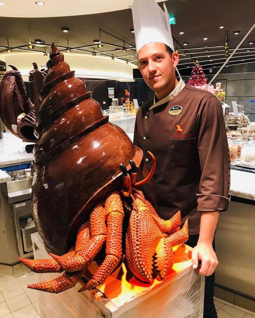 Incredible chocolate hermit crab sculpture! 🐚 🍫 

Credit: @frchocolatier on IG

#salonduchocolat #salonduchocolatNY #sdcny #chocolate