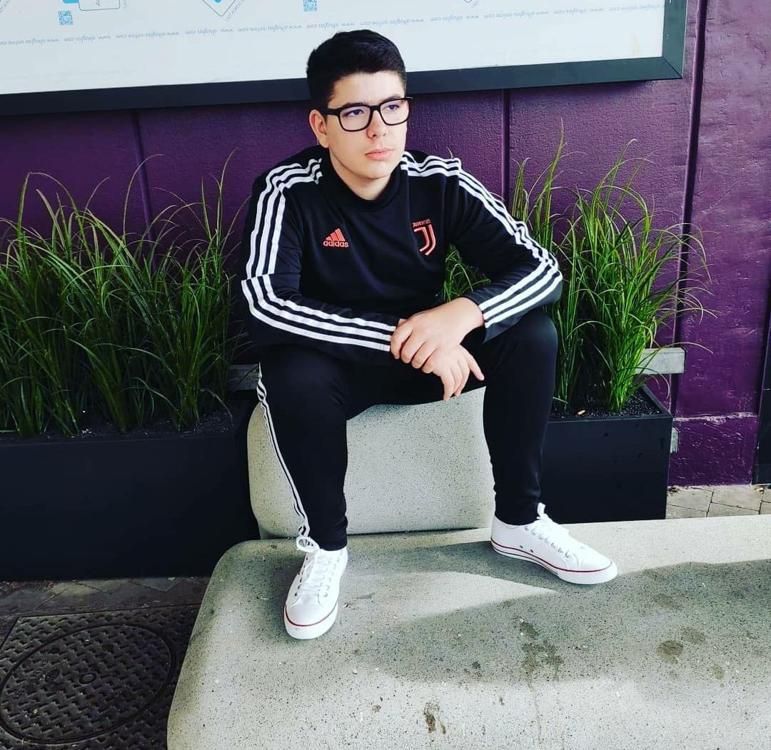 KayzzyTV's tweet photo. J'ai vu que c'รฉtait la hype, je le fais en retard mais oklm !
#top4of2020 https://t.co/NhyZNI0nqr