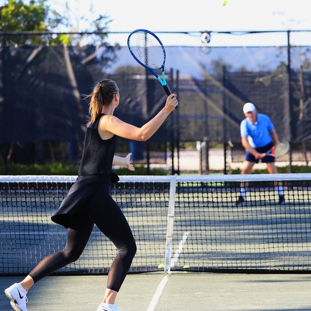 NewsSharapova's tweet photo. This weekend, guests enjoyed a unique opportunity to have a 1:1 drill session and round-robin tournament with Maria at #Amanyara in Turks and Caicos 🎾🏖️ #MariaSharapova 

https://t.co/nuLhJqtAxV https://t.co/CRRgxvBaVO