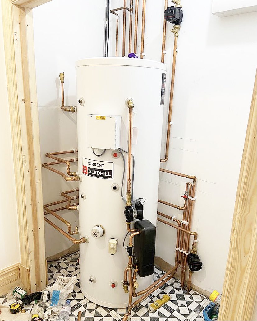 🔥🔥Motivation Monday🔥🔥

Another quality install today with this Gledhill Unvented Cylinder. Giving the customer a much higher flow rate. 

We believe in providing an outstanding service for all of our customers. 

Follow us on Facebook/Instagram

#rgpgasandoilservices 🔥