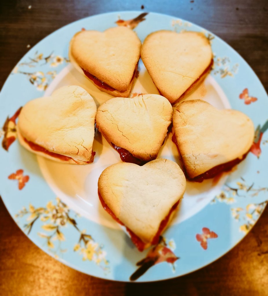 Mrs_T_Perry's tweet photo. On Sunday my family and I enjoyed some valentines baking ❤. We also started off our half term week by making some home made sushi! It was super easy, try it yourself 🍣 #familyactivitiesarecentral https://t.co/Pdx6f6HK2q