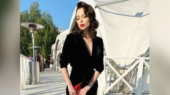 самбурская в шоу маска