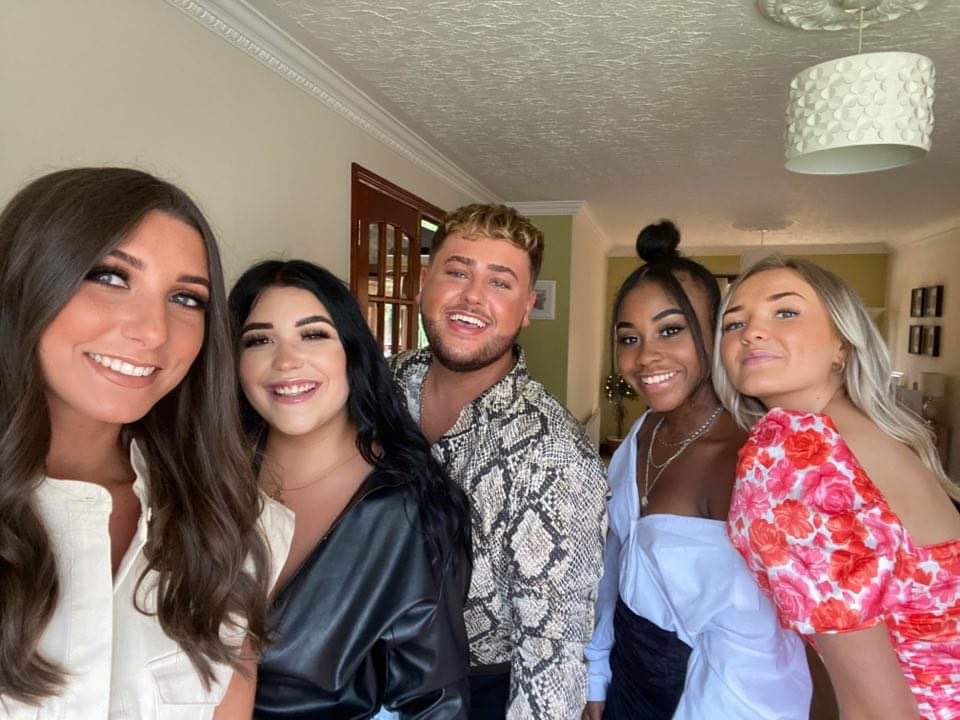 frasergreigg's tweet photo. @sashadavidsonx so sorry it’s late! Happiest birthday princess hope you’ve had the most special day!! Missing you loads love you always 👸🏼👸🏼🤍🤍🤍 https://t.co/tKxTNBsP8Y