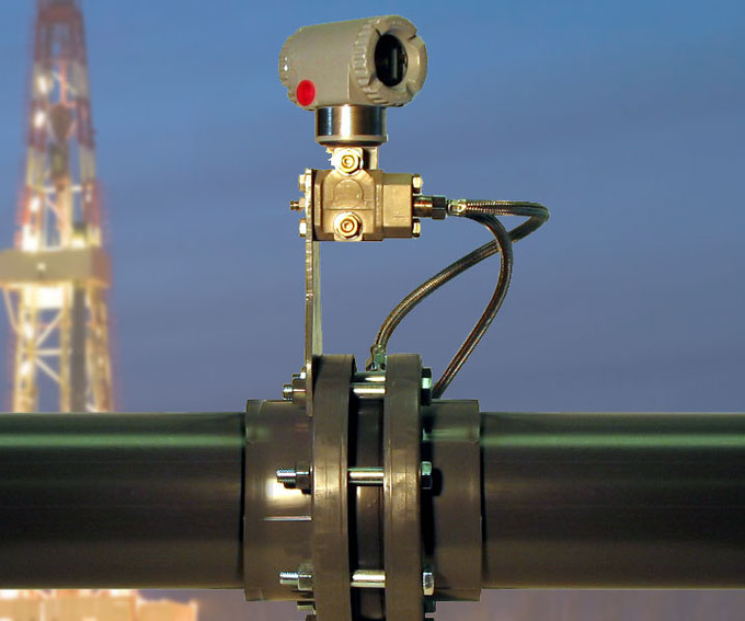 20/ What happens when 20thC infrastructure meets 21stC Climate: Gas, power, water lines, oil wells have frozen & are breaking down because tiny components like these are outside their design tolerance. Threads like these make physicists go weak-kneed!  https://twitter.com/MarkTomasovic/status/1361309953097691138