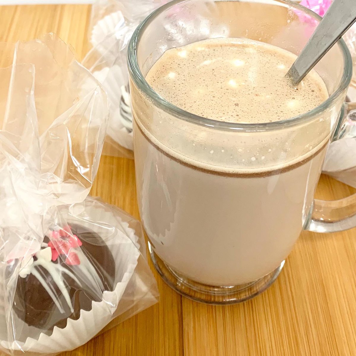 WeaversOrchard's tweet photo. Need to warm up on these cold days? Try one of these fun hot chocolate bombs now available in our market! Just combine with the hot beverage of your choice and watch it become rich and tasty hot chocolate! 

#hotchocolate #hotchocolatebomb #hotdrinks #farmmarket #orchard https://t.co/jPuHYG9QNs