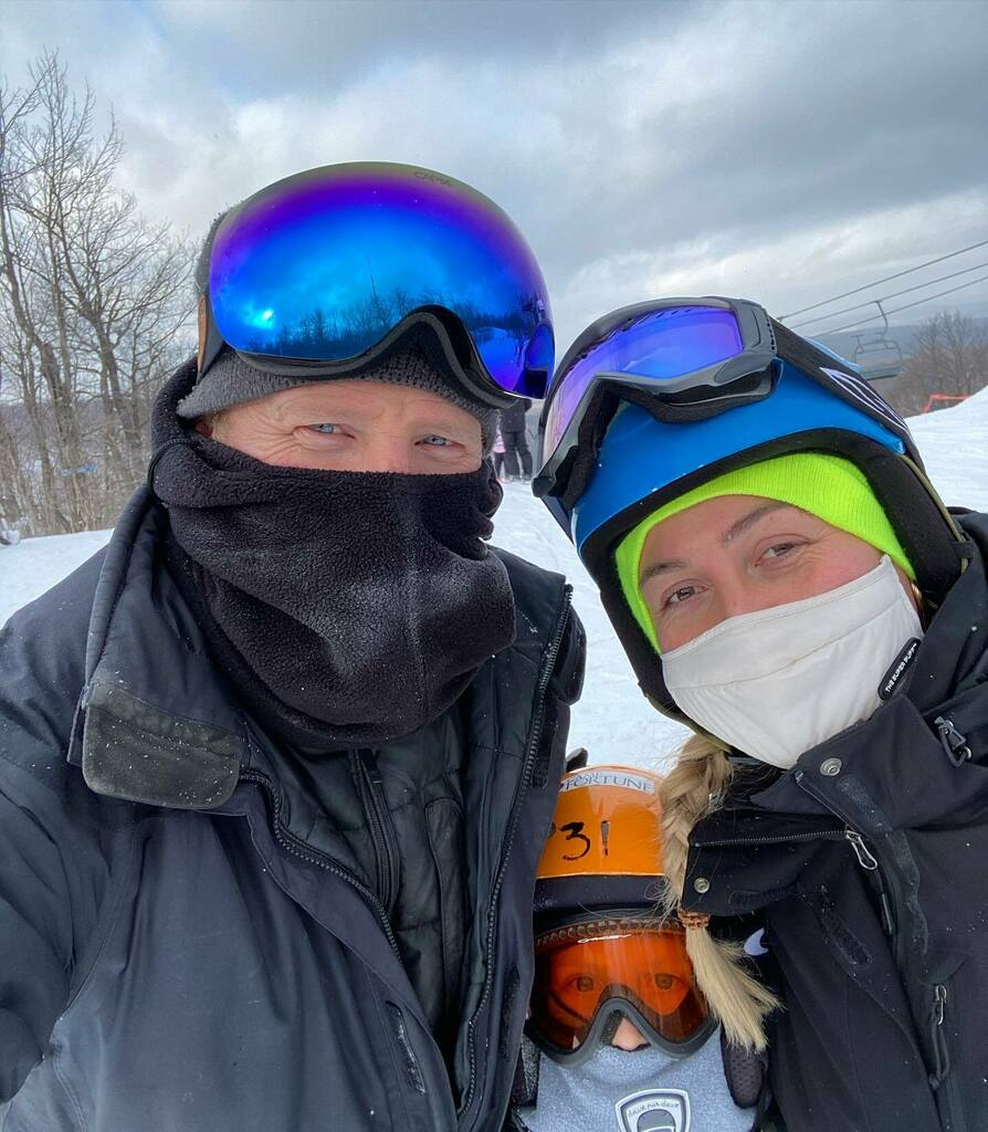 Happy Family Day from the Day family 💕 
Ps- I bought skis on sale today at <a href="/campfortune/">Camp Fortune</a> and we can now be the ski family of my dreams 🥺 🎿 We’re on the up and up 🙏🏻 instagr.am/p/CLVDPo7lq16/