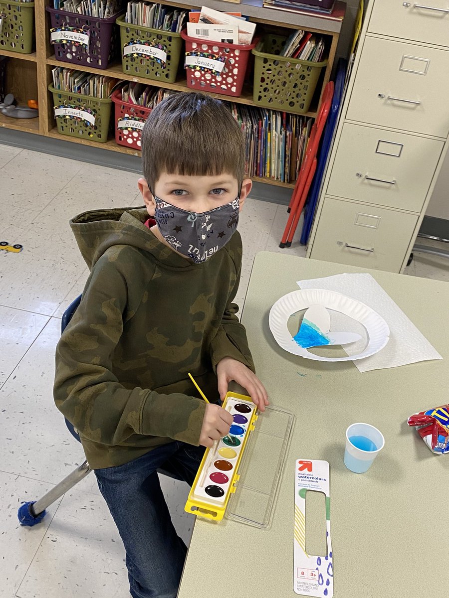 2ndgradeibpride's tweet photo. #tinyvalentines #ibtigerpride https://t.co/Vhb0dysVPu