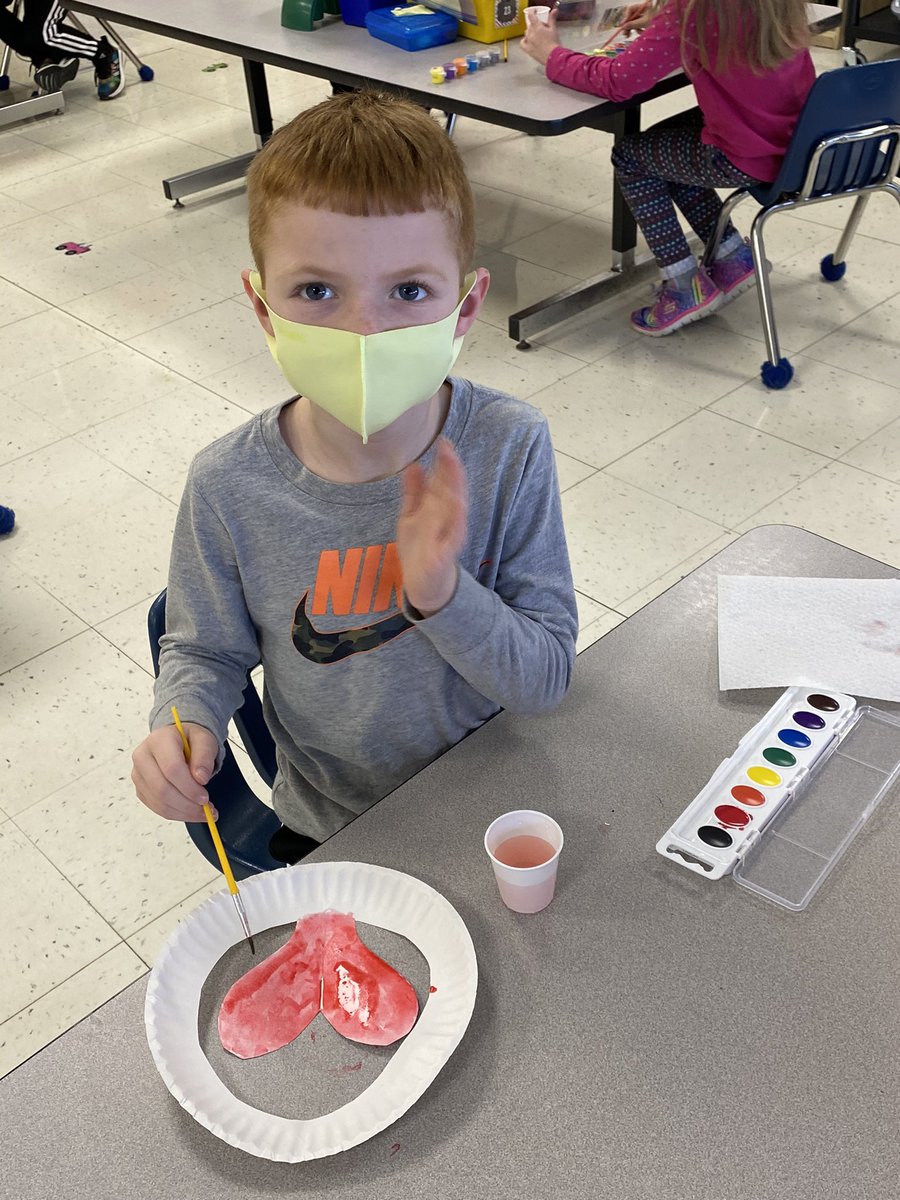 2ndgradeibpride's tweet photo. #tinyvalentines #ibtigerpride https://t.co/Vhb0dysVPu