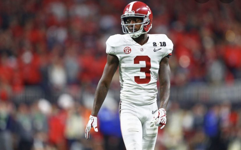 Anthonylucas201's tweet photo. After an unbelievable call with the goat Nick Saban, I’m beyond blessed to announce an offer from the University of Alabama #RollTide @AlabamaFTBL @ChapfootballAZ @CoachZoo90 https://t.co/ej00H4dIyz