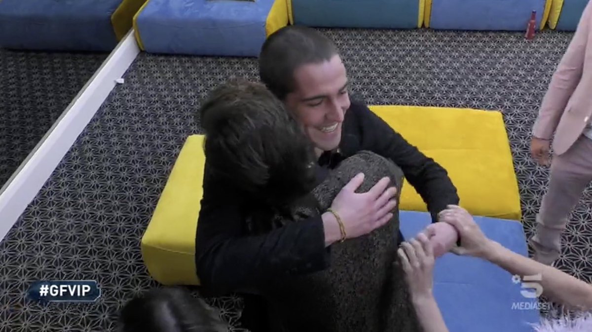 GrandeFratello's tweet photo. Tommaso finalista ❤️
#GFVIP https://t.co/ZD03dJhHGp