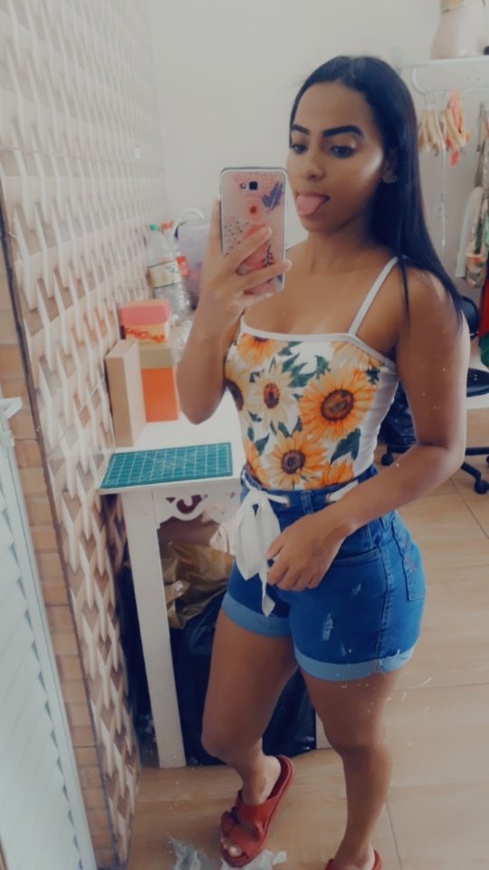 A vida é realmente uma piada
E quem diria, eu estaria aqui tão bem cuidada 😘💁‍♀️