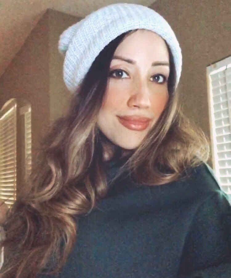 Hi it’s snowing ☃️💜⁣
•⁣
•⁣
#houstontx #snowday #whatshappening #xoxo