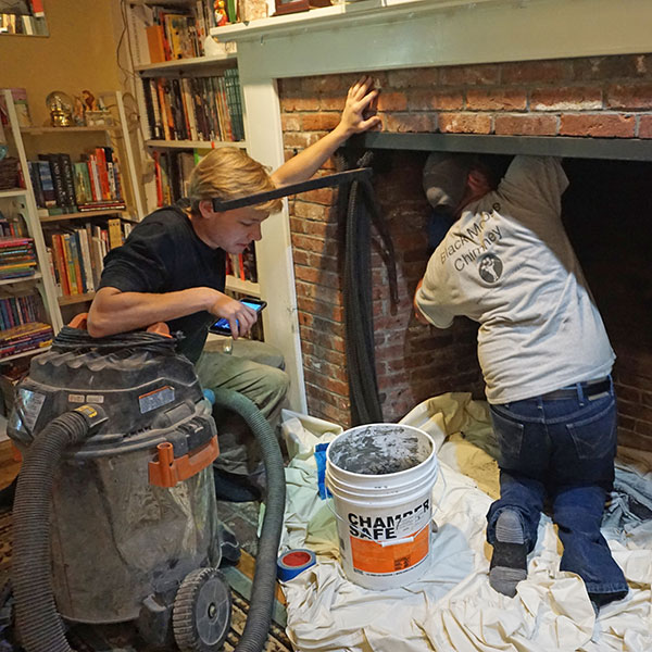 BlackMooseChim's tweet photo. Issues with the smoke chamber often go unnoticed, because it’s located in a place that’s hard to get to and impossible to see. Here is some expert info on problems that can arise in the smoke chamber area of your chimney &amp; fireplace: https://t.co/DLqhsCeVP3 603-525-7905 https://t.co/46Te4t6Pw6
