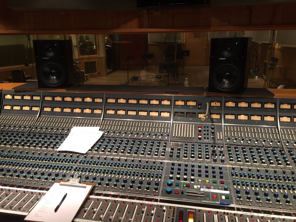 BrianVibberts's tweet photo. Taking a look back at my recording session @sunsetsound on the beautiful sounding Neve console!
This was recording a choir and lead vocals (Pre-pandemic)
#neve #riprupertneve #studio #studiogear #recording #engineer
https://t.co/8O3HQxivP4 https://t.co/cqz4juOQUh
