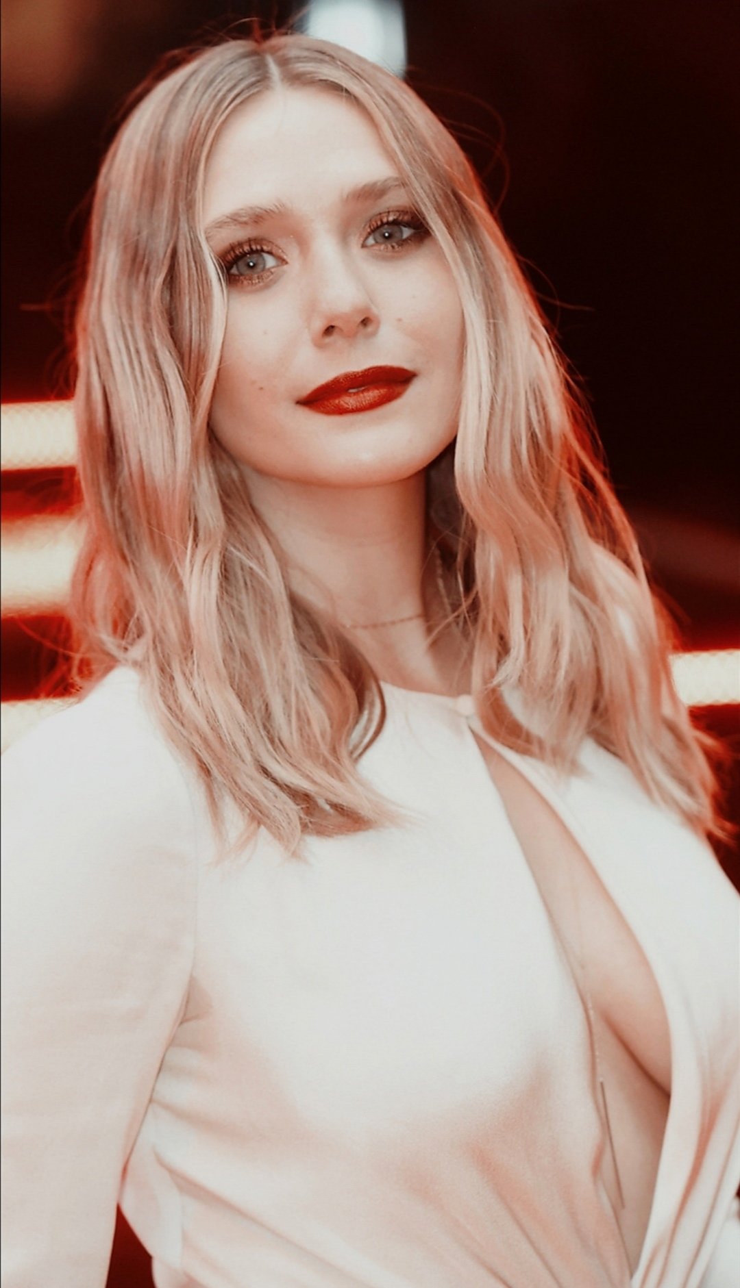 God is a woman and her name is Elizabeth Olsen
HAPPY BIRTHDAY LIZZIE <3 