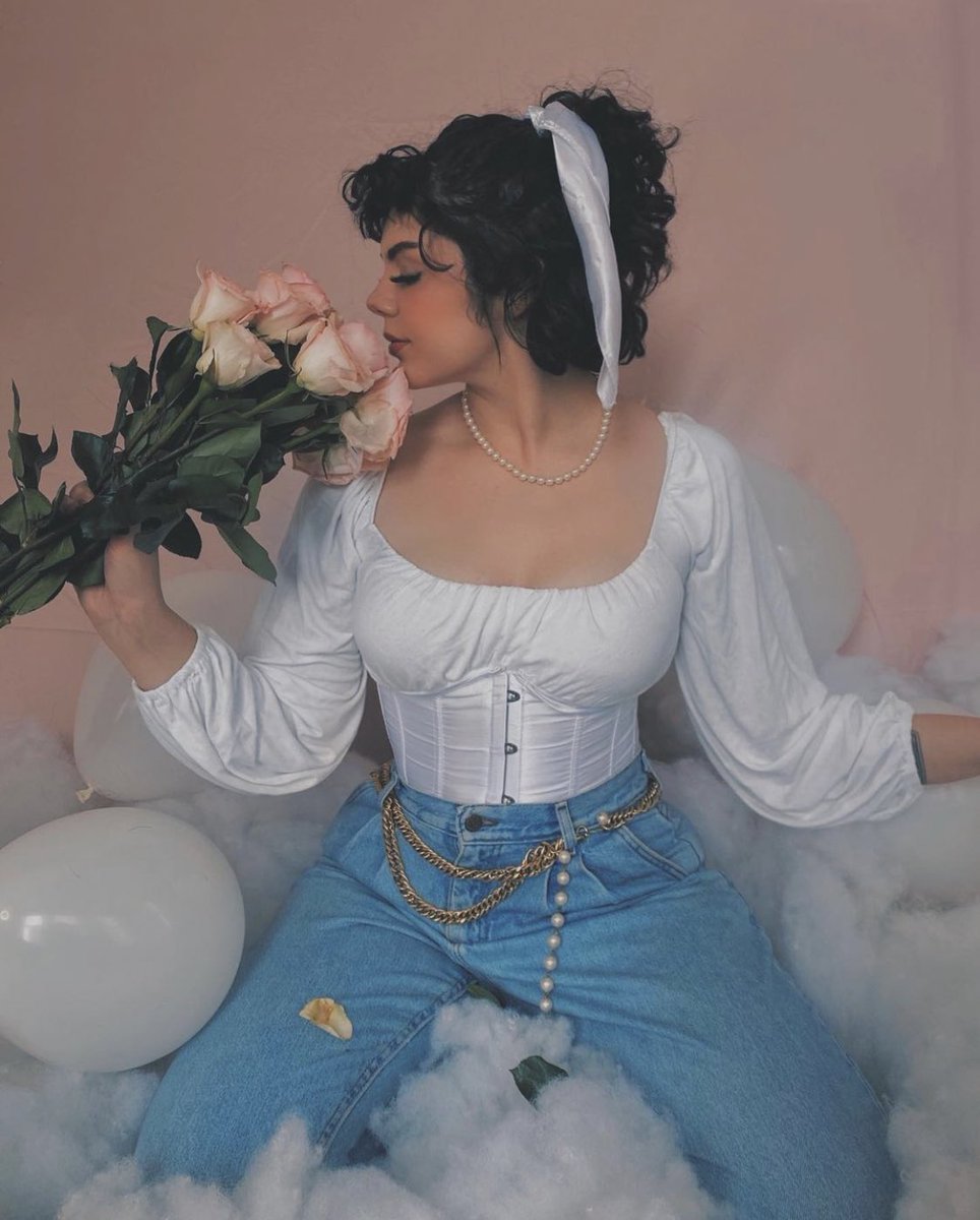 eg_boutique_'s tweet photo. Everyday should be Valentine’s Day to be honest❤️🥰 Babe in our Elena Long Sleeve Top #empowergirls #egboutique https://t.co/WN6mSRvxS7