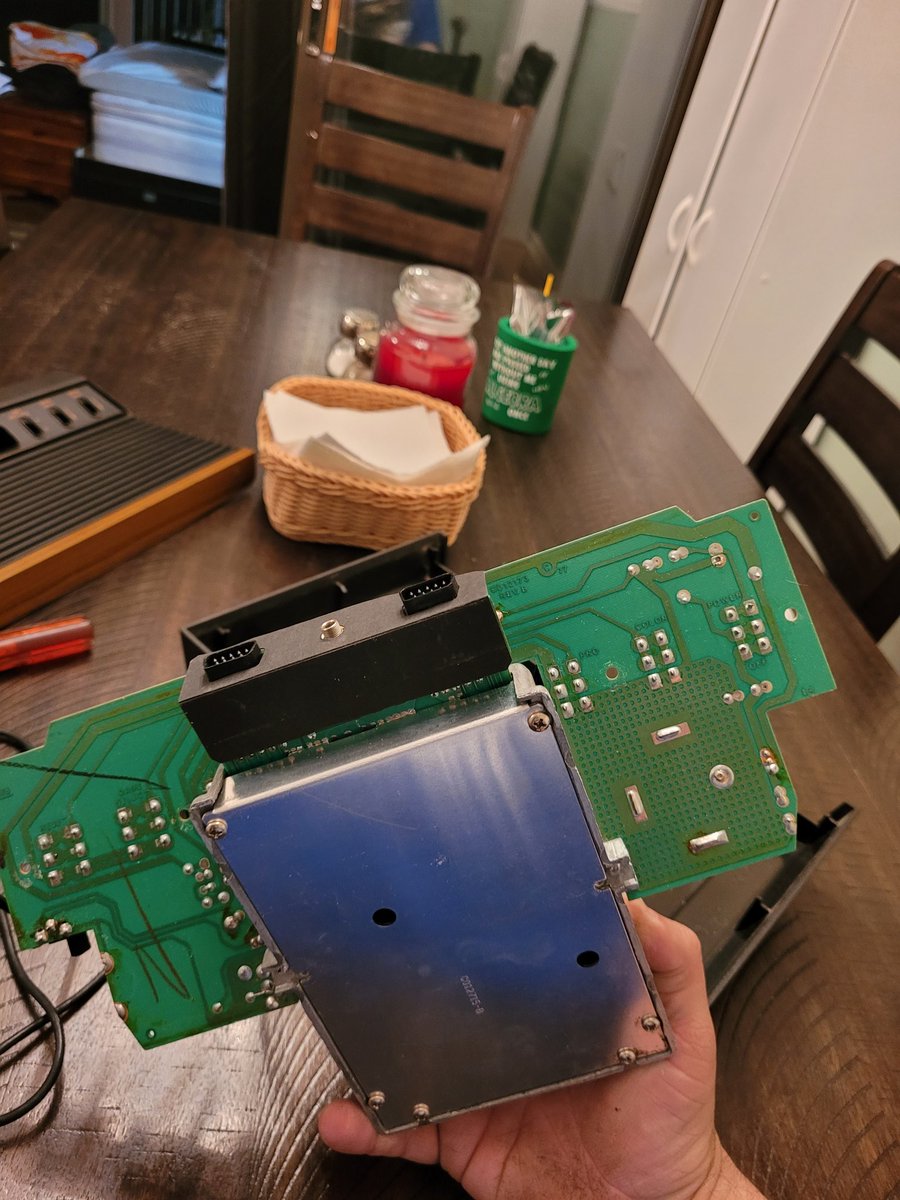 Nintendork9's tweet photo. My #Atari stopped working. Time to rip this baby apart! https://t.co/799bIOgx6N