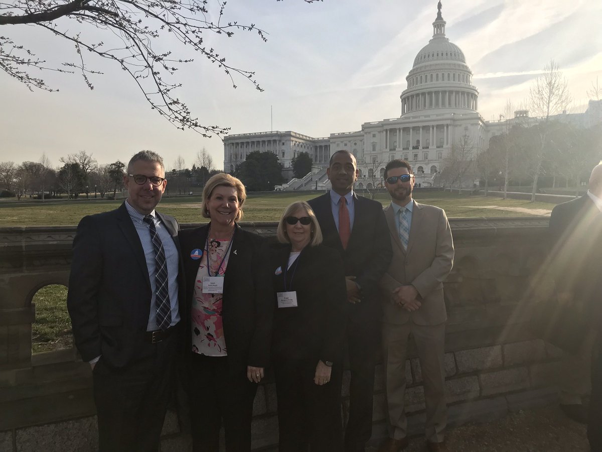 PrincipalDaub's tweet photo. 1 week from tomorrow, @NAESP Vice President elections begin!  It would be such an honor to represent our great organization as your next VP. Let’s advocate, TOGETHER! #Daub4VP @OCPSnews @SchoolLeadersFL https://t.co/07iOoTWfsj