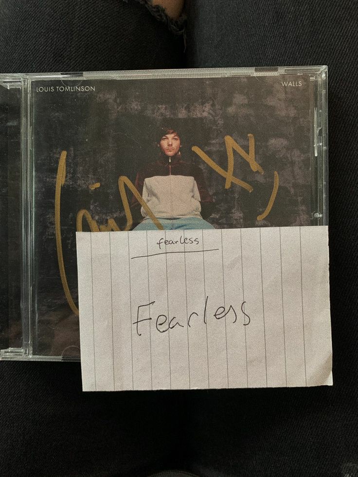 comforthouis's tweet image. Louis' handwriting.