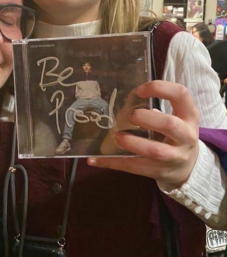 comforthouis's tweet image. Louis' handwriting.