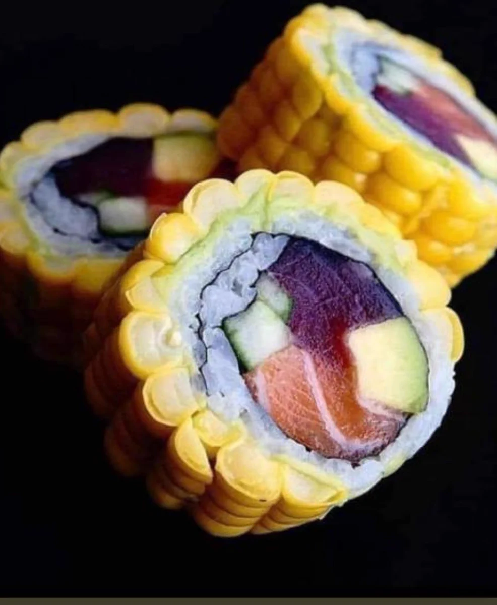 もはや寿司を超えてる？。ブラジル人の元同僚から「また変な寿司に遭遇した」と連絡が。その名も「とうもろこし寿司」。