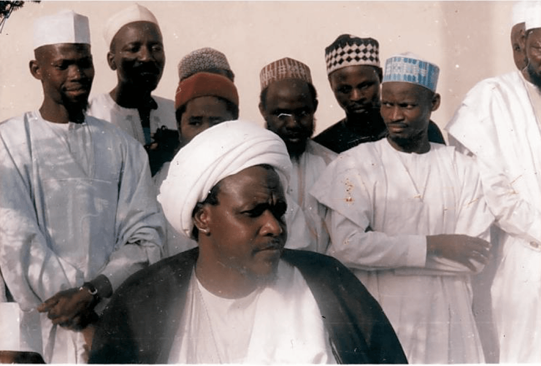 When  @Mbuhari took over power in Jan 1984, he inherited  #SheikhZakzaky in prison. After releasing him in May 1984, Buhari detained  #Zakzaky again in Dec 1984. There were no charges. The detention was under Decree No. 2 by NSO