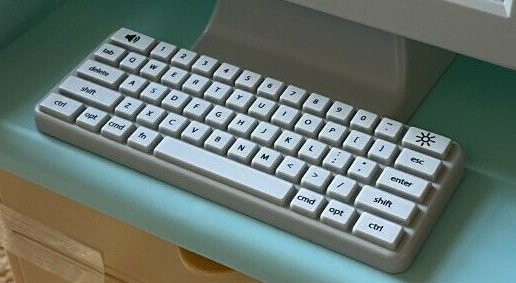 That's a surprisingly well designed keyboard for a toy.