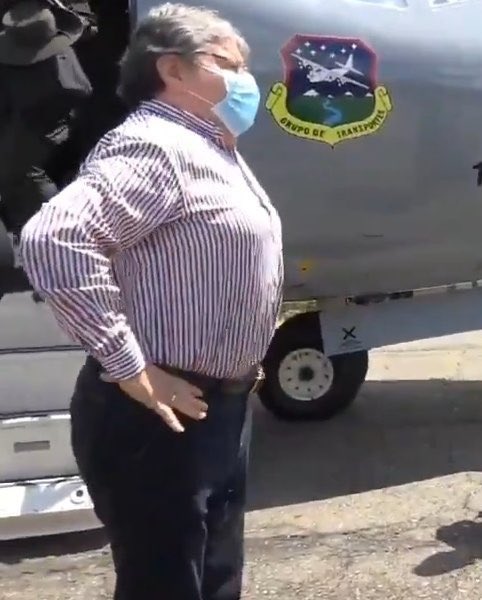 FachoFercho's tweet photo. "Qué son estas horas Ivan?" https://t.co/F5AEtS1oj3