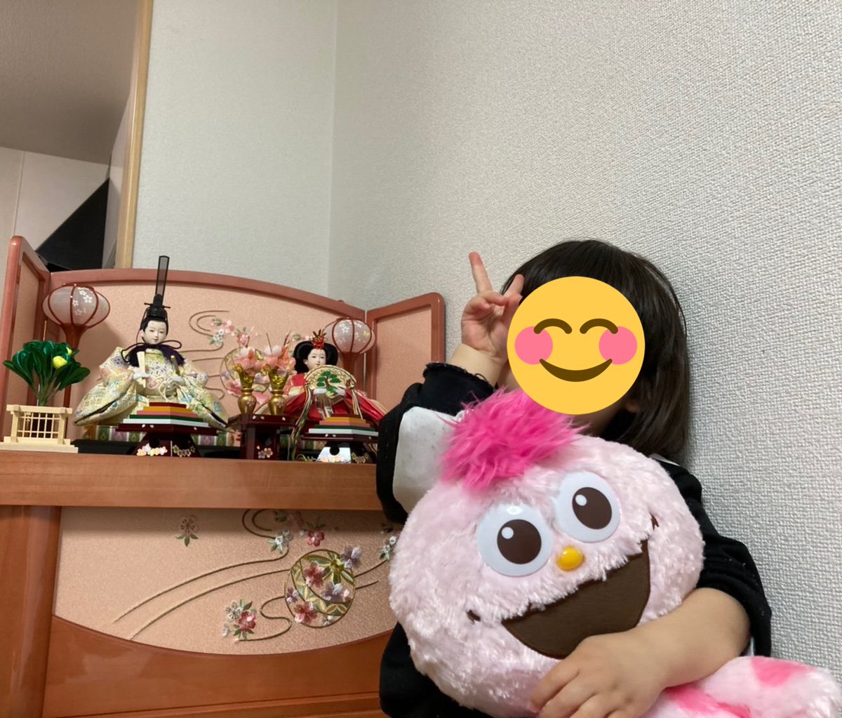 えむち 闘病アカ ツーショットいいなぁ こないだエルモとクッキーモンスターは いたけどモッピーいなくて しかも最近はコロナの関係で 近寄れないしハグとかできないもんね