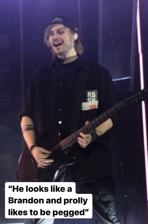 sleepyboymalum's tweet photo. i asked a 17 year old boy that lives in my town to make assumptions about 5sos and here’s what he said: https://t.co/tLHEypgjrJ