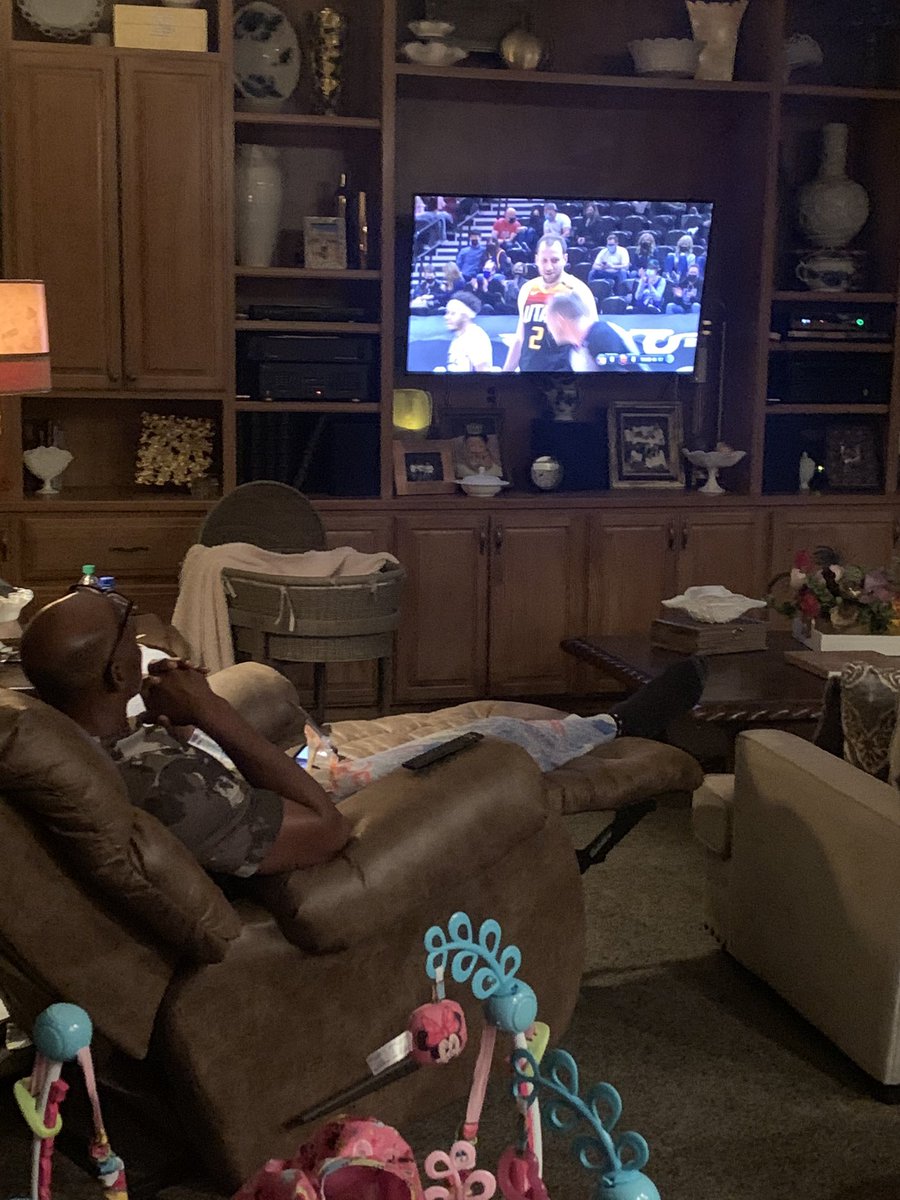 KarlMalonejr63's tweet image. Supporting the  @utahjazz like usual !