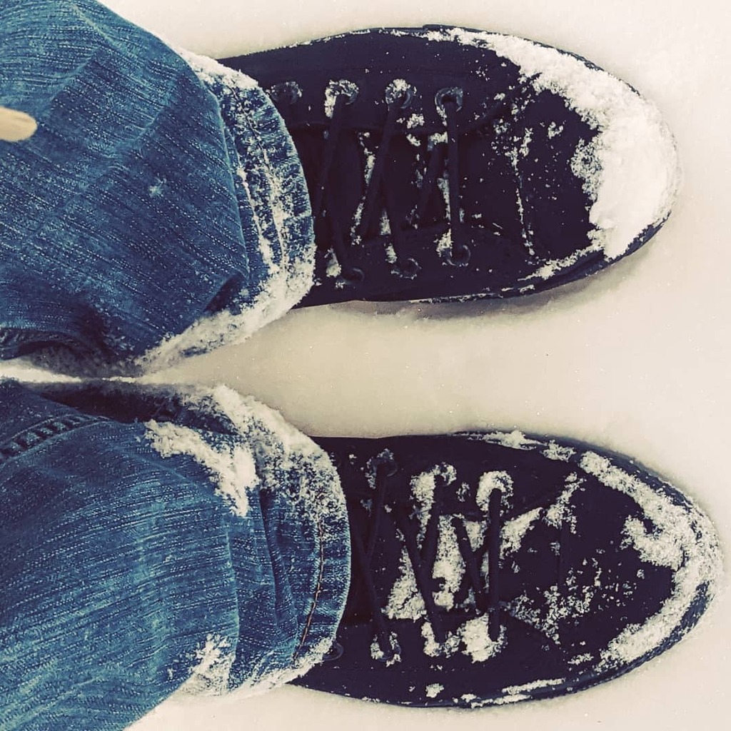 SuperMattBoy's tweet photo. Thanks for doing what you do, @converse Snow Chucks that I just happen to have for some reason. Stood in like a foot of snow today for close to an hour tracking down, warming, and and rewraping a frozen pipe but my feets stayed warm and dry the whole tim… https://t.co/dn2EJqodQp https://t.co/kSNa3DNoPC