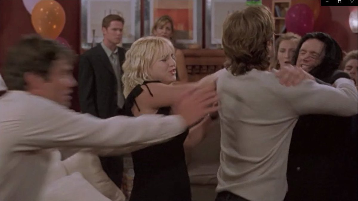 TheRoomMinute tweet media