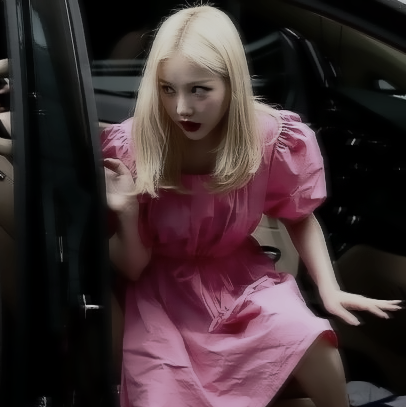 EUNG0TH's tweet photo. pink and punk https://t.co/mADQSZ2BQ3