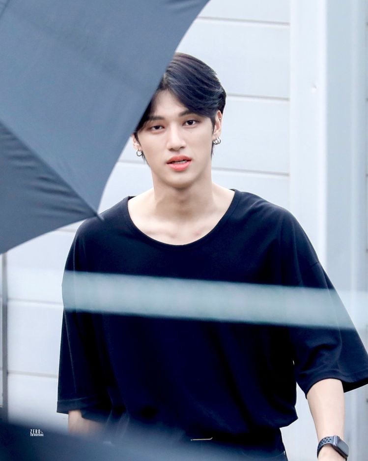 u saw him coming to u