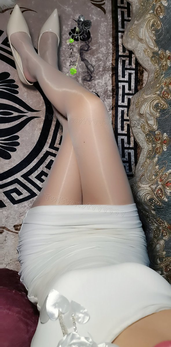 浮生暗换，旧景潸然。往昔的倒影里，漾在风中的容颜已变的烟消云散。。。 @Lingerie_0 https://t.co/SQflVs9yUd